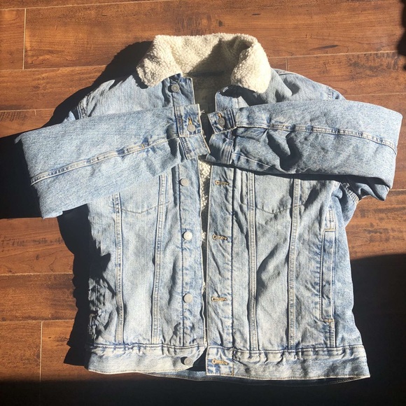 JEAN JACKET SHERPA LINING SIZE LARGE H&M - Picture 2 of 2